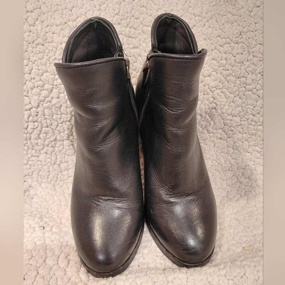 Thursday Boot Co Uptown Women’s Black Leather Zip Heeled Ankle Boots – Size 7M
